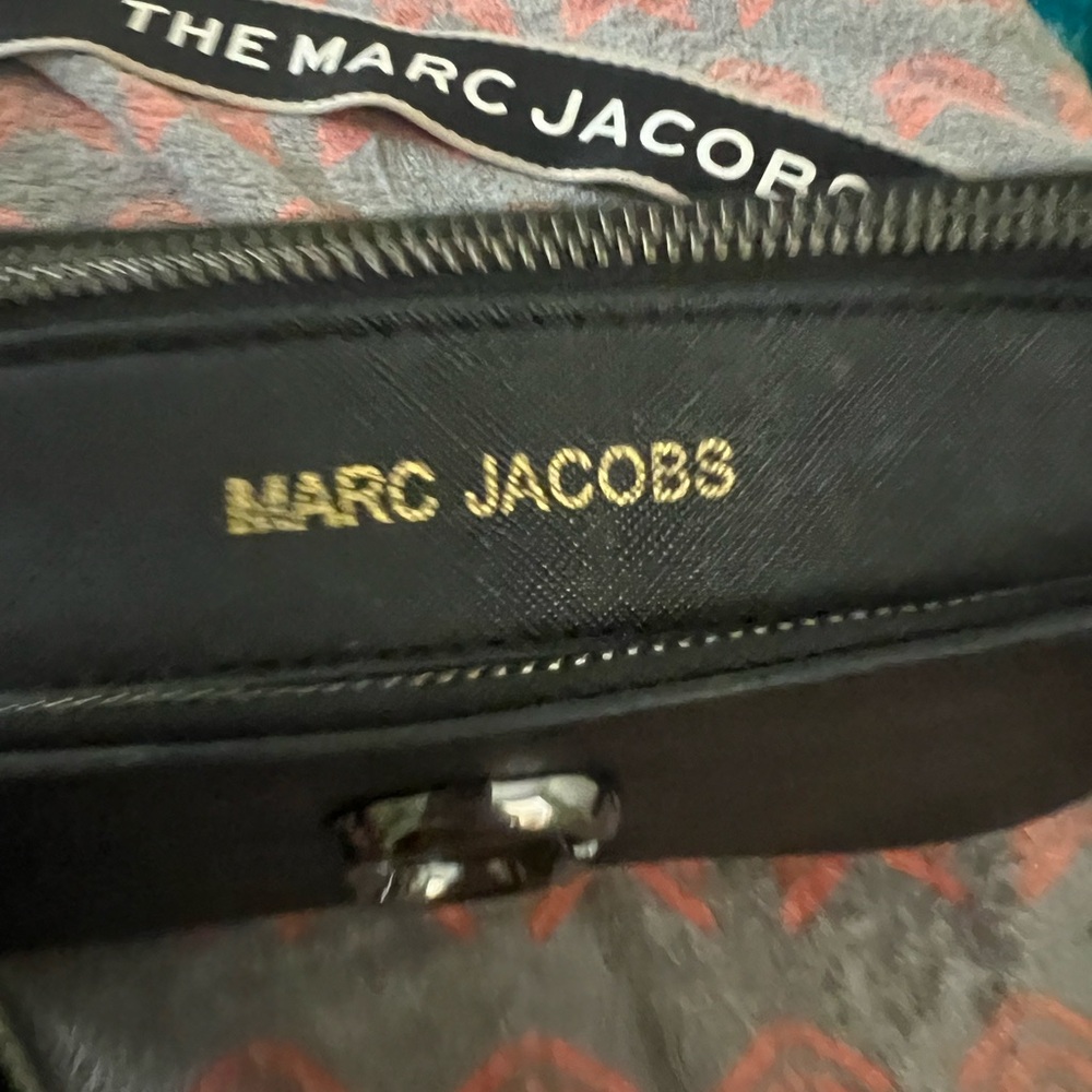 The Marc Jacob’s cross body bag going goes up to 285 asking 160$ for it